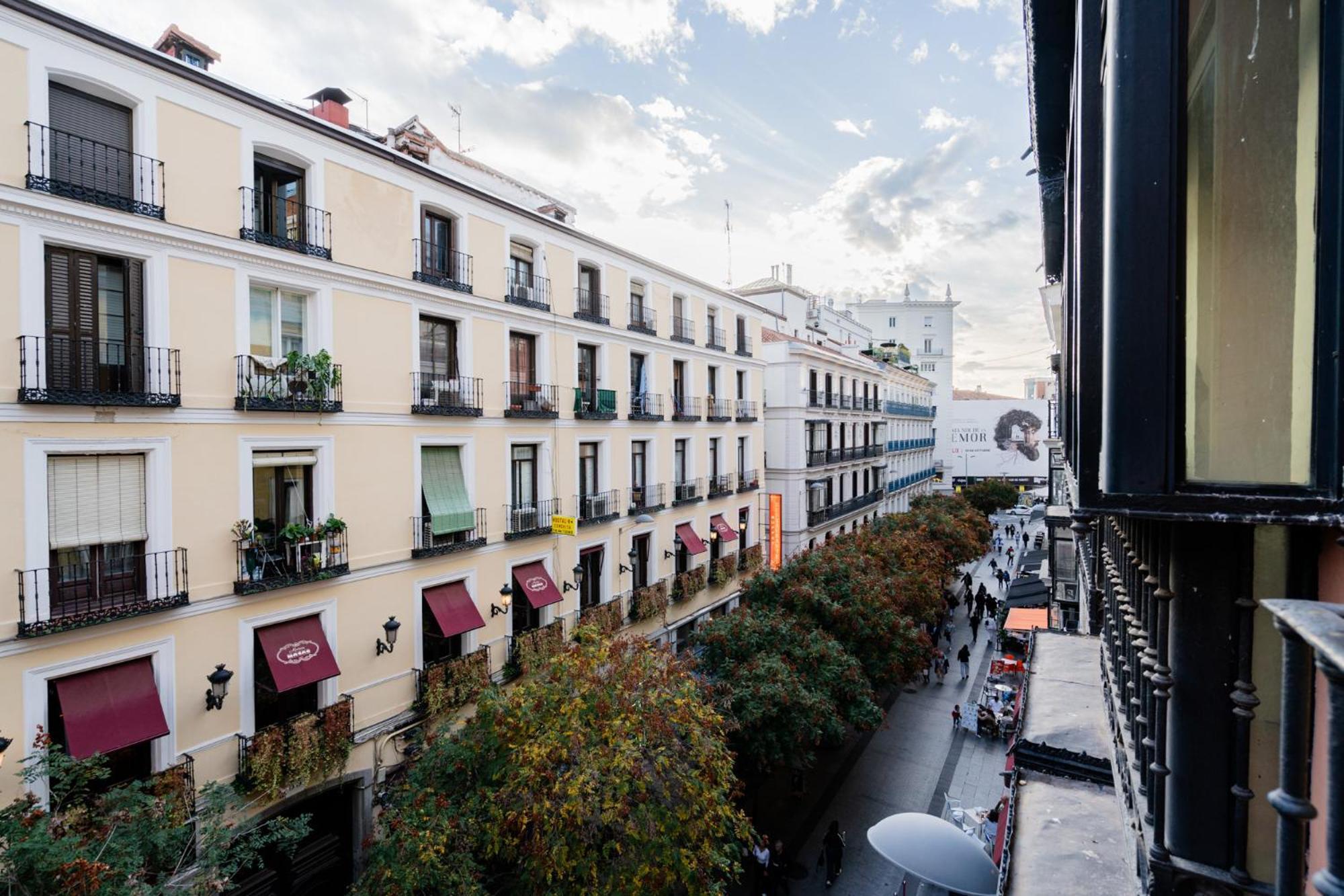 Preciados De Callao Apartment *